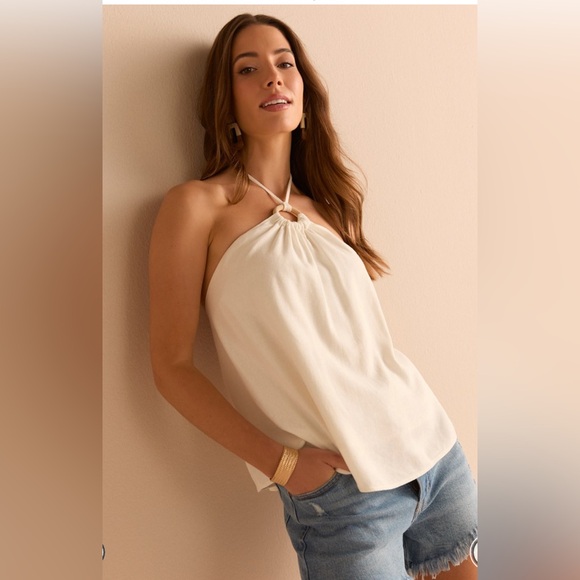 New Francesca’s Megan Wood Circle Ivory Halter Top - Picture 2 of 6